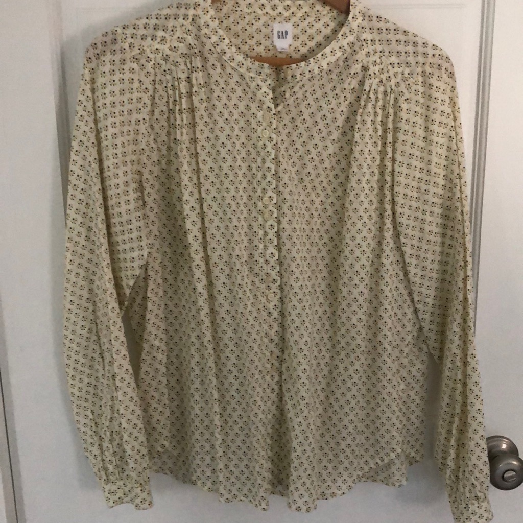 Gap, Button Down